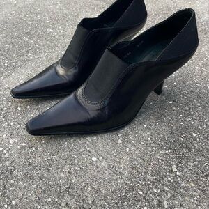 Vintage genuine leather kitten heel
